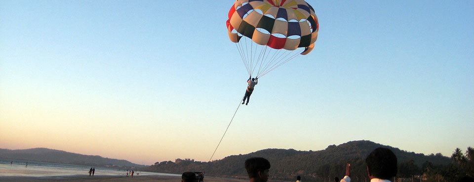 Go paragliding on the Beach!